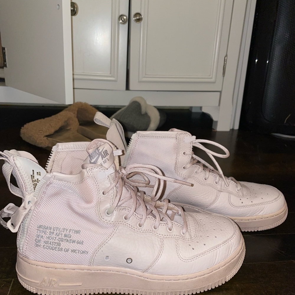 Nike Air Force 1